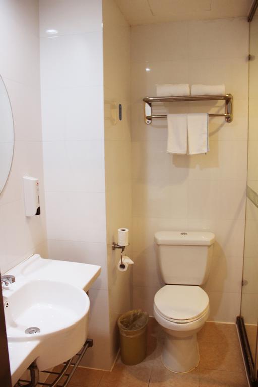 Greentree Inn Shanghai Dongming Road Subway Station Express Hotel Xangai Exterior foto