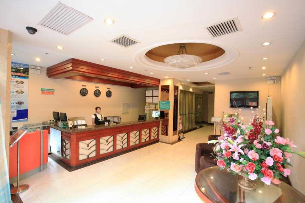 Greentree Inn Shanghai Dongming Road Subway Station Express Hotel Xangai Exterior foto