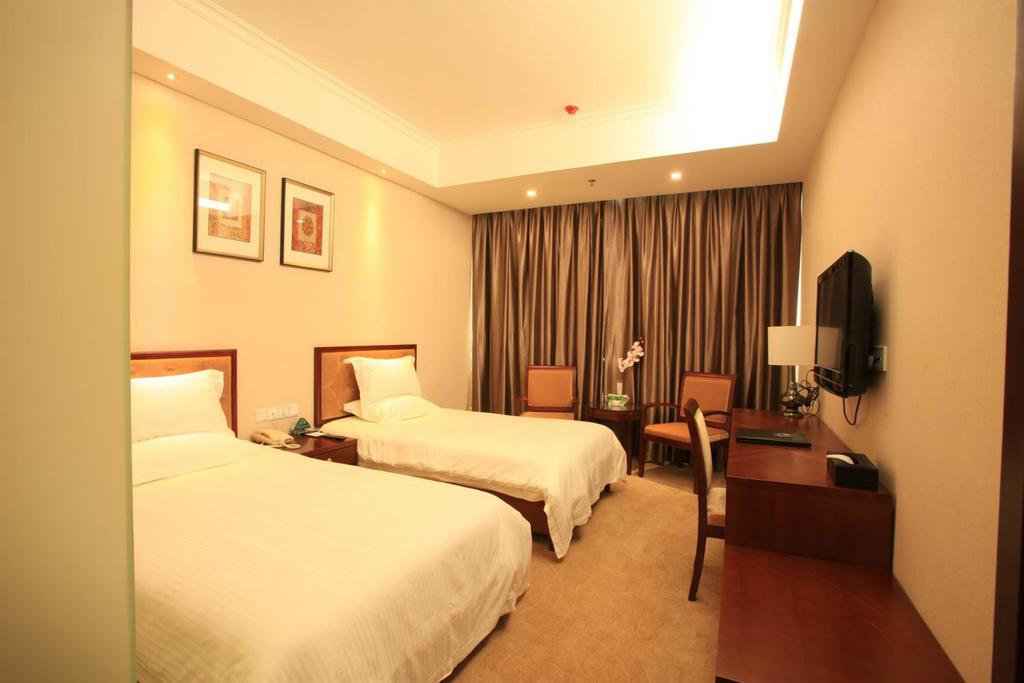 Greentree Inn Shanghai Dongming Road Subway Station Express Hotel Xangai Exterior foto