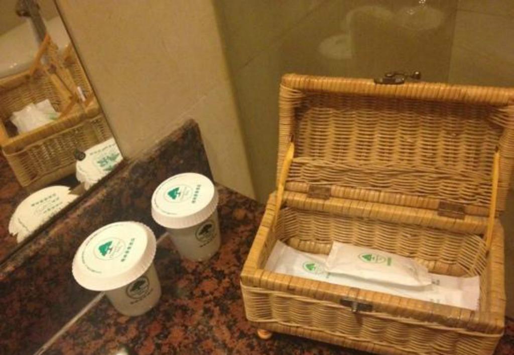 Greentree Inn Shanghai Dongming Road Subway Station Express Hotel Xangai Exterior foto