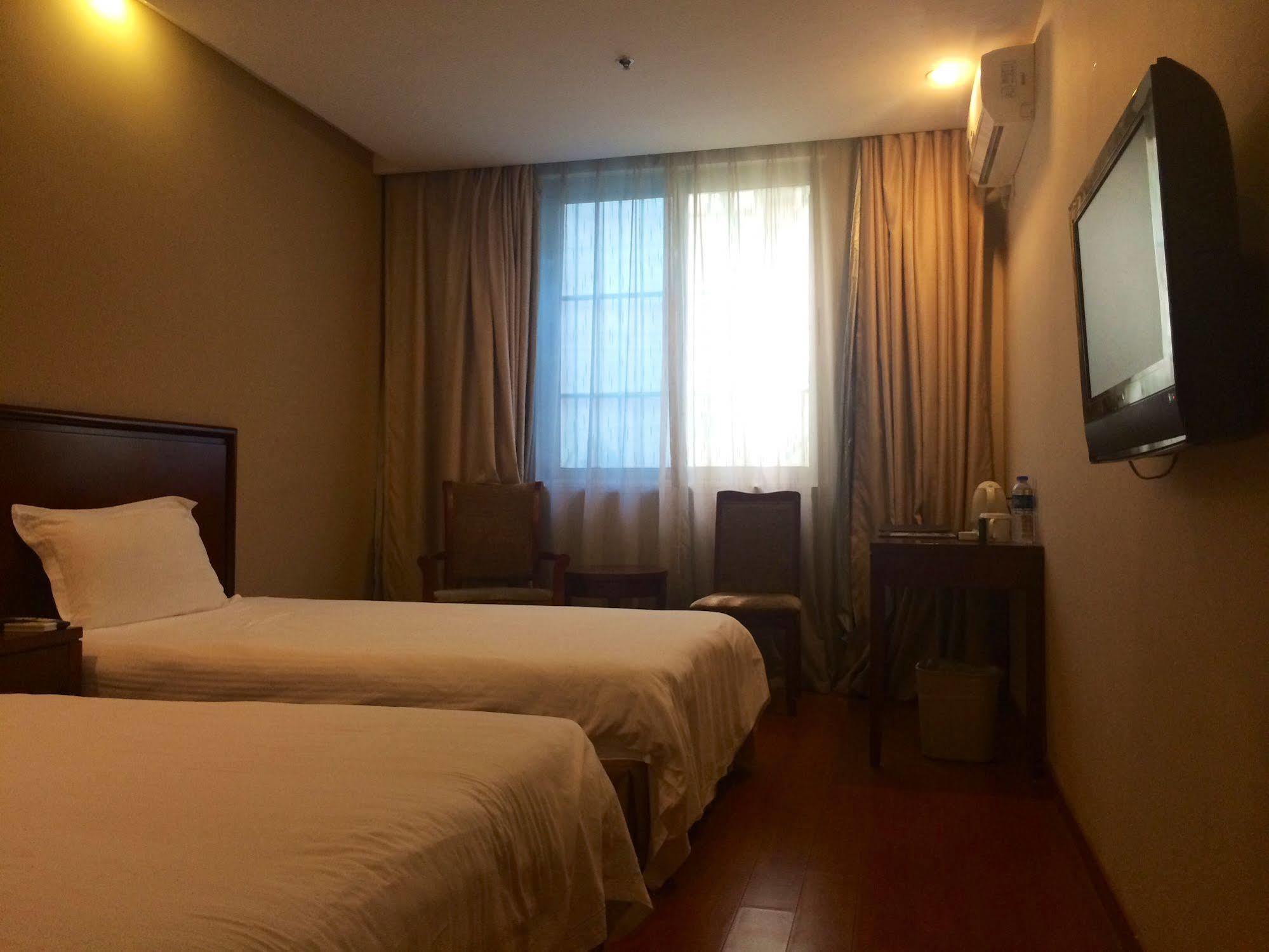 Greentree Inn Shanghai Dongming Road Subway Station Express Hotel Xangai Exterior foto